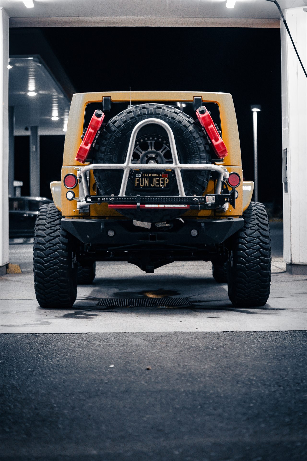 Head-on rear view with spare carrier, RotopaX, and high-lift jack