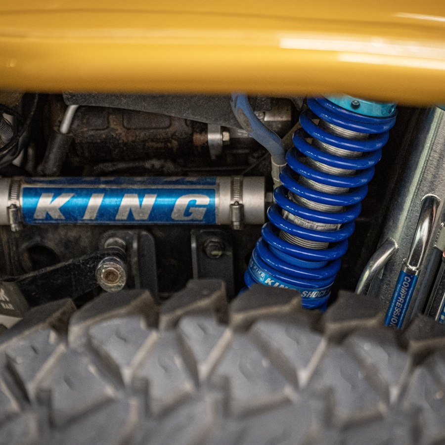 King racing shocks and Antirock sway bar detail